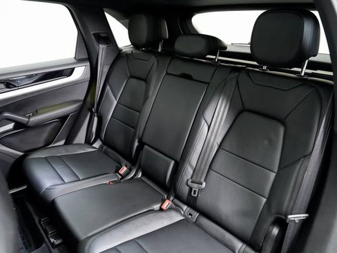 Used 2024 Porsche Cayenne image 25