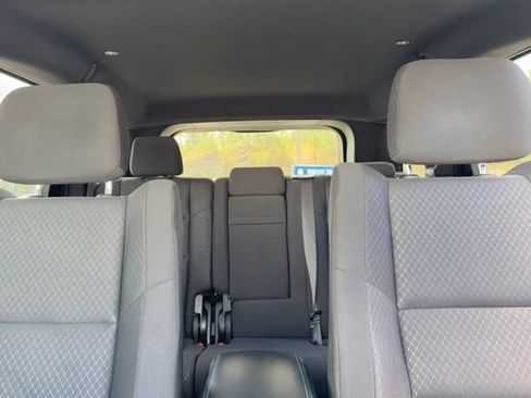 Used 2019 Jeep Grand Cherokee Laredo AWD/4WD image 32