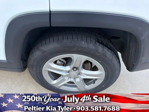 Used 2024 Jeep Compass Latitude w/ Altitude Special Edition AWD/4WD image 7