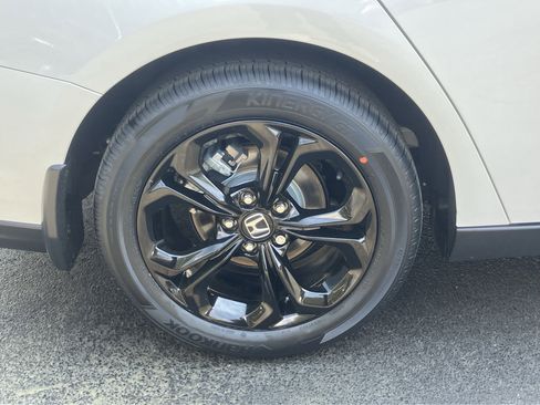 Used 2025 Honda Accord SE image 13