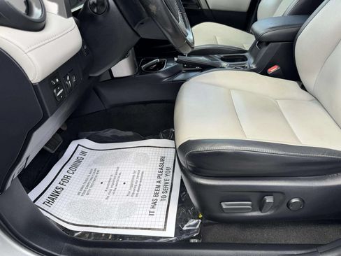 Used 2016 Toyota RAV4 Limited AWD/4WD image 14