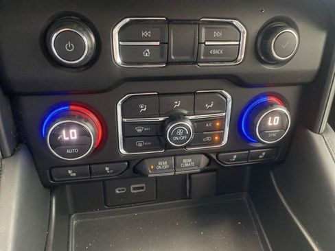 Used 2021 Chevrolet Tahoe Z71 w/ Z71 Signature Package AWD/4WD image 45