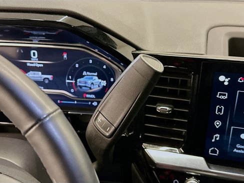 Used 2024 GMC Sierra 1500 Elevation image 25