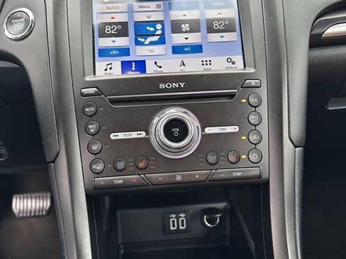 Used 2019 Ford Fusion Titanium image 19