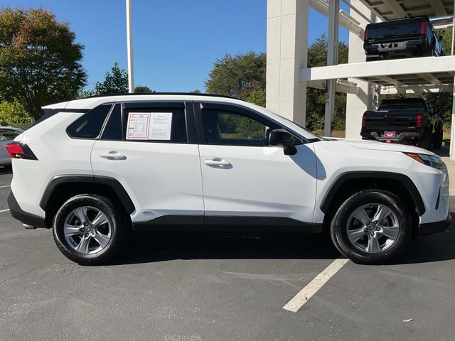 Used 2024 Toyota RAV4 LE AWD/4WD image 7