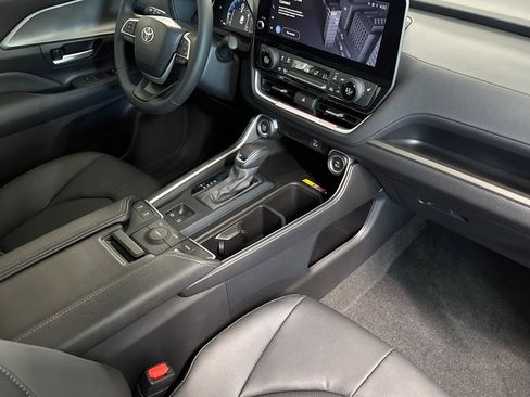 New 2026 Toyota Grand Highlander FWD image 20