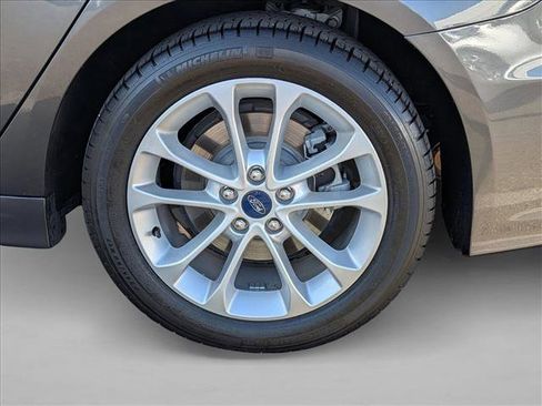 Used 2019 Ford Fusion SE FWD image 22