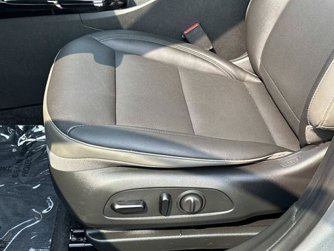 Certified 2024 Chevrolet Trax ACTIV w/ Sunroof Package FWD image 16