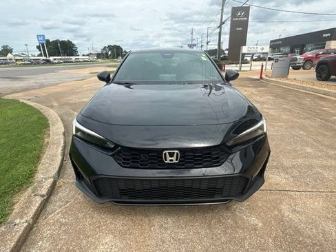 Used 2025 Honda Civic Sport image 3