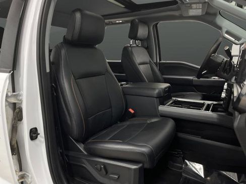 Used 2025 Ford F350 Lariat w/ Black Appearance Package image 33