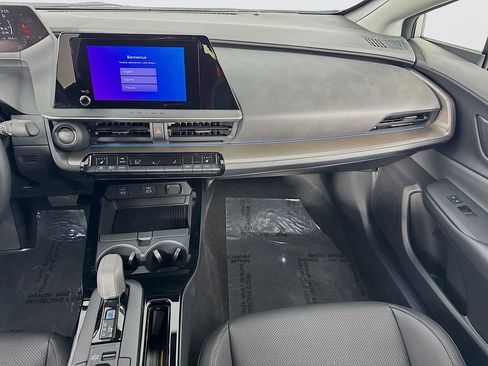 Used 2025 Toyota Prius XLE image 28