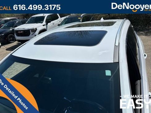 Used 2023 Buick Enclave Essence w/ Experience Buick Package AWD/4WD image 3