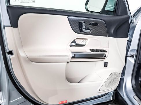 Certified 2023 Mercedes-Benz EQB 300 4MATIC image 20