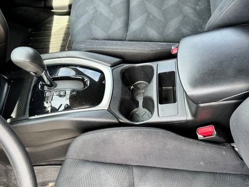 Used 2016 Nissan Rogue S w/ Appearance Package AWD/4WD image 10