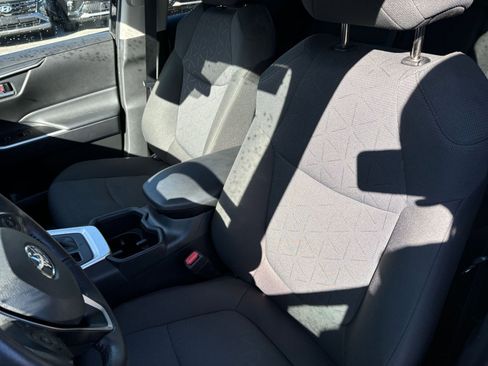Used 2025 Toyota RAV4 XLE image 36