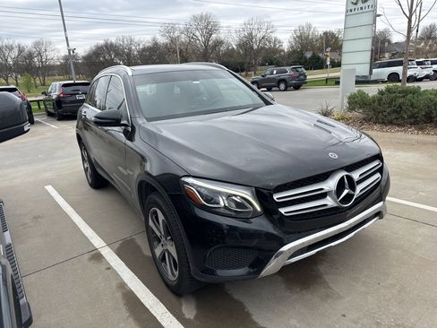 Used 2018 Mercedes-Benz GLC 300 4MATIC image 4