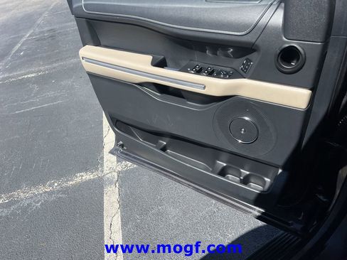 Certified 2024 Ford Expedition Limited image 19