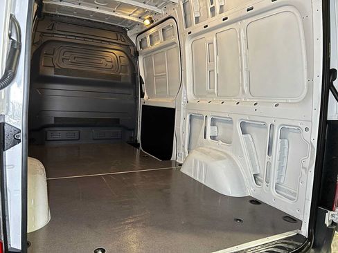 Used 2026 Mercedes-Benz Sprinter 2500 image 18