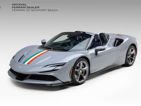 Used 2024 Ferrari SF90 Spider image 1