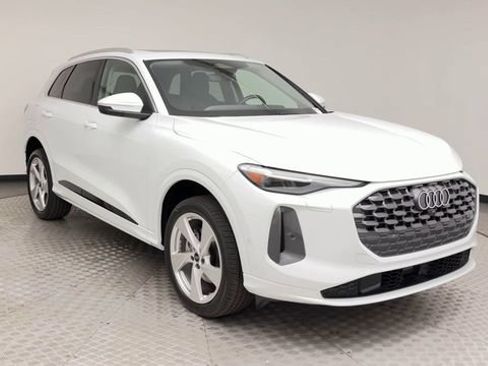 Used 2025 Audi Q5 Premium Plus w/ Premium Plus AWD/4WD image 8