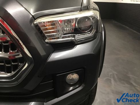 Used 2016 Toyota Tacoma TRD Sport w/ Towing Package AWD/4WD image 19
