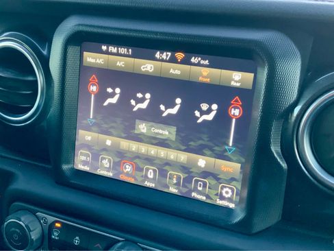 Used 2021 Jeep Wrangler Unlimited Sahara image 46