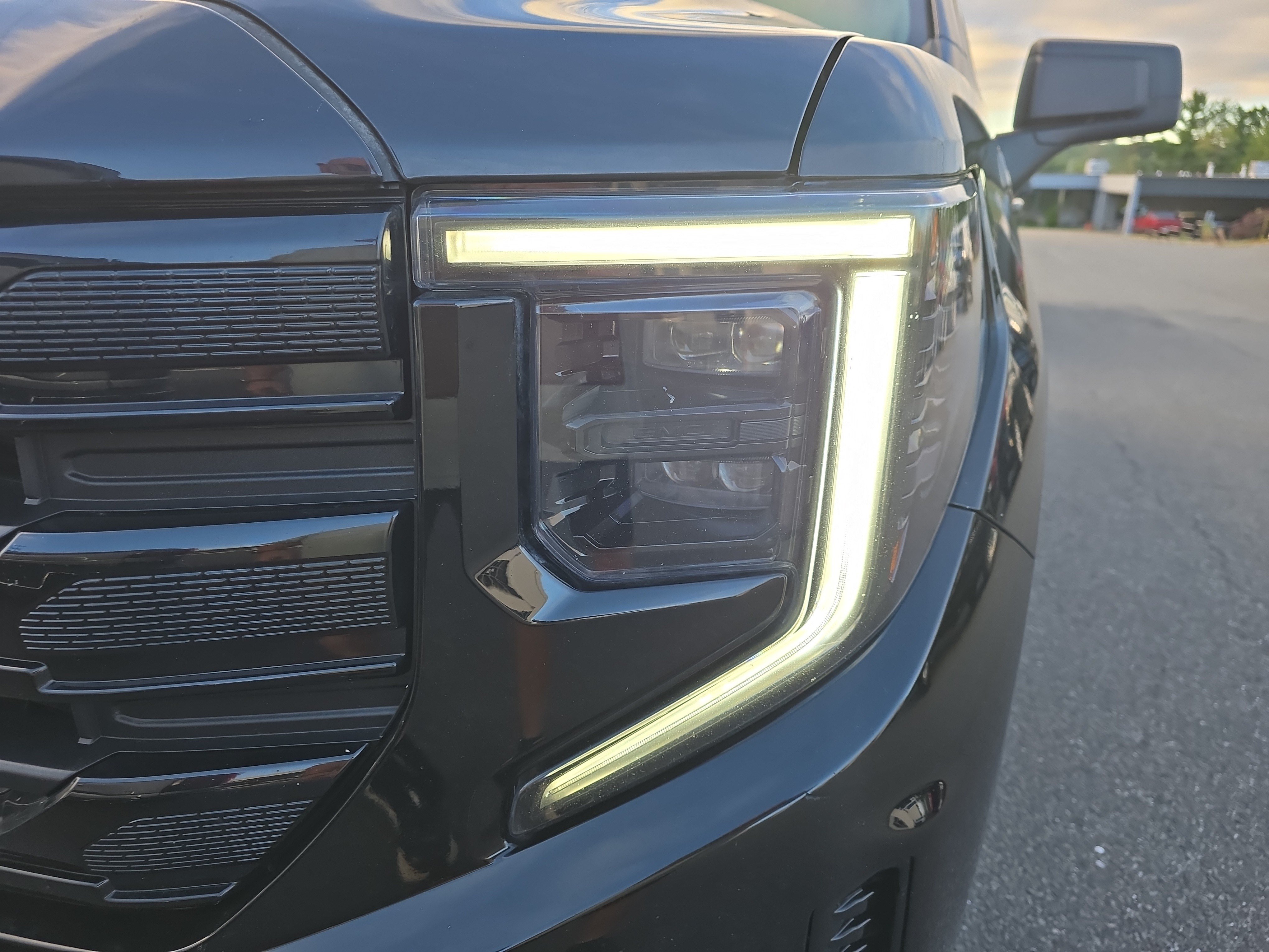 Used 2024 GMC Sierra 1500 Elevation w/ X31 Off-Road Package AWD/4WD image 10