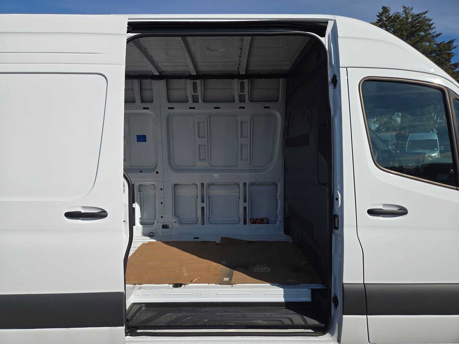 Used 2026 Mercedes-Benz Sprinter 2500 image 12