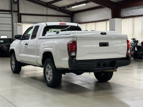 Used 2020 Toyota Tacoma SR image 4