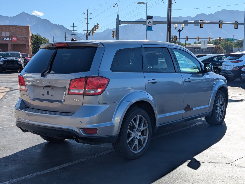 Used 2015 Dodge Journey R/T w/ Flexible Seating Group FWD image 4