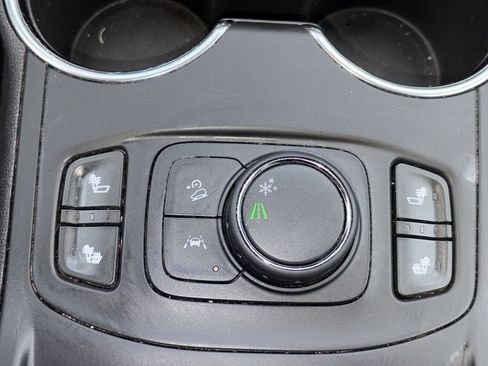 Used 2024 GMC Terrain SLT FWD image 21
