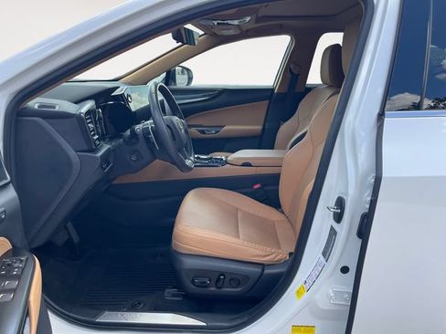 Used 2024 Lexus NX 350h AWD image 9