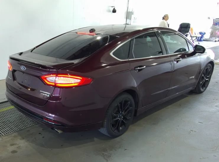 Used 2013 Ford Fusion Titanium w/ Titanium Driver Assist Pkg FWD image 2