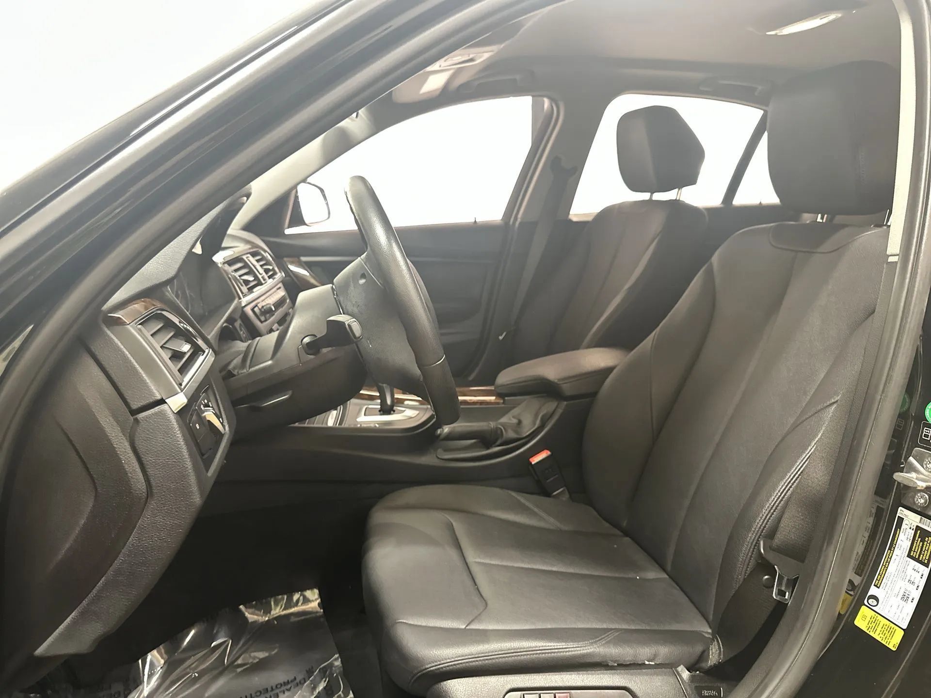 Used 2014 BMW 320i Sedan RWD image 13