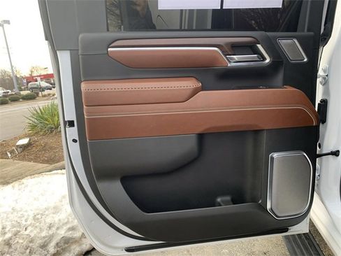 Used 2024 GMC Sierra 2500 Denali Ultimate image 15