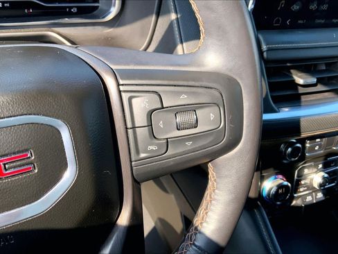 Used 2022 GMC Yukon XL AT4 image 24