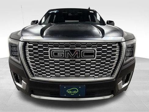 Used 2022 GMC Yukon XL Denali image 2