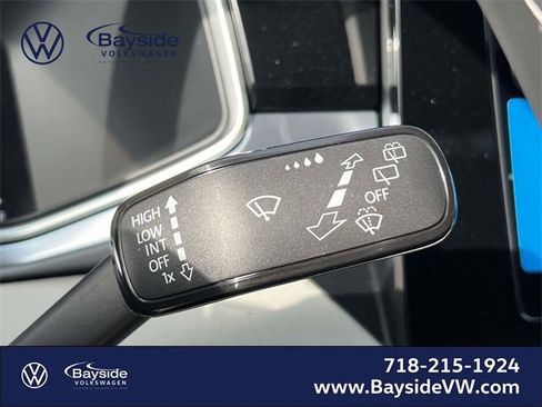 New 2026 Volkswagen Taos SE image 24