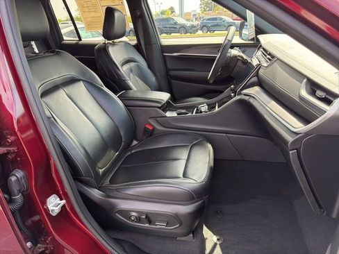 Used 2025 Jeep Grand Cherokee Limited image 18