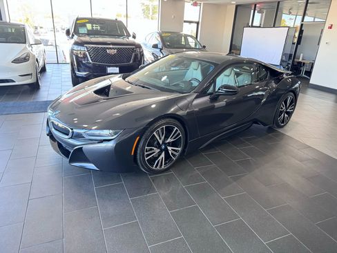 Used 2015 BMW i8 image 6