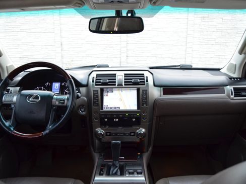 Used 2015 Lexus GX 460 w/ Premium Package image 38