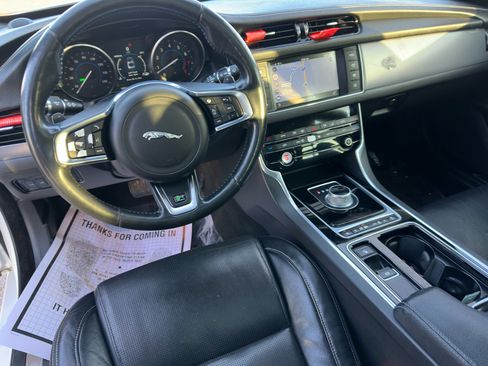 Used 2016 Jaguar XF R-Sport image 37