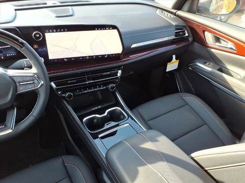 New 2026 Chevrolet Traverse Z71 w/ Enhanced Driving Package image 15