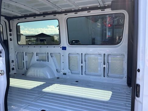 Used 2025 Mercedes-Benz Sprinter 2500 image 18