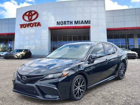 Used 2024 Toyota Camry SE w/ Convenience Package FWD image 2