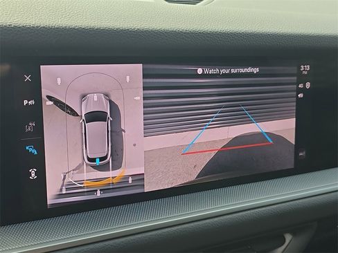 Used 2025 Porsche Cayenne image 31