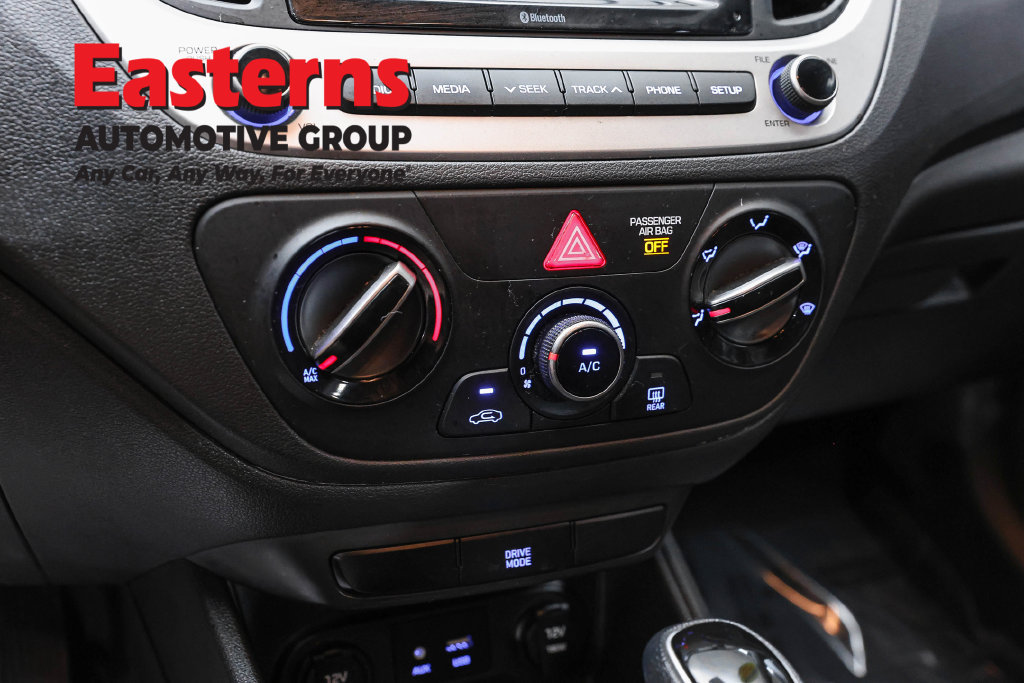 Used 2021 Hyundai Accent SE FWD image 20