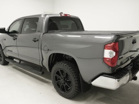 Used 2020 Toyota Tundra SR5 w/ SR5 Leather Package AWD/4WD image 5