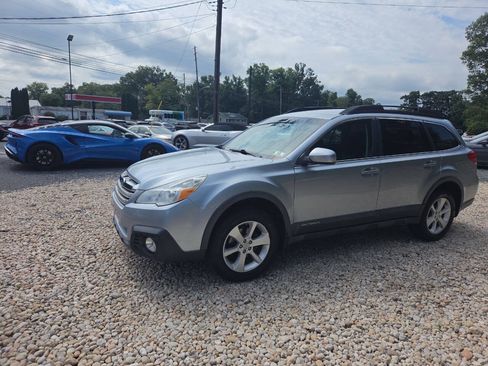 Used 2014 Subaru Outback 2.5i Premium AWD/4WD image 2