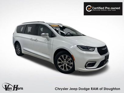 Used 2024 Chrysler Pacifica Pinnacle